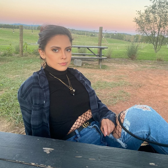 Meet your Posher, Mickaela - Picture 1 of 1